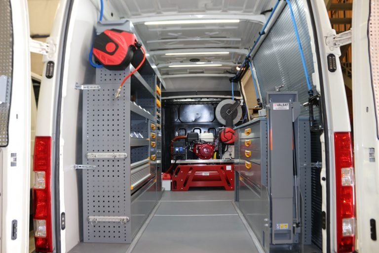 Taller móvil: Diseño y montaje de furgonetas taller