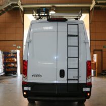 Flota vehículos Iveco Daily baca fabricada a medida