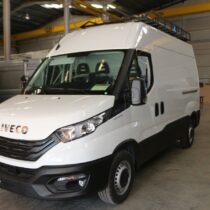 Flota vehículos Iveco Daily baca fabricada a medida