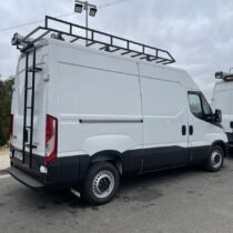 Flota vehículos Iveco Daily baca fabricada a medida