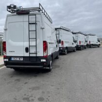 Flota vehículos Iveco Daily baca fabricada a medida