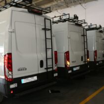 Flota vehículos Iveco Daily baca fabricada a medida